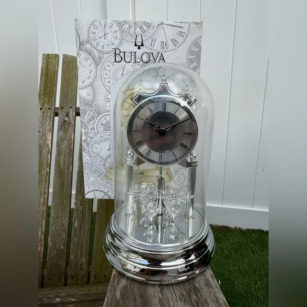 Bulova B8818 Tristan Anniversary Clock 9